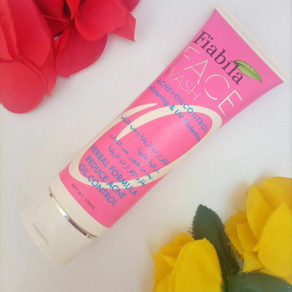 Vince 3X Glow Face Wash 75ml – Vitamin B3 Daily Brightening Cleanser - Image 2