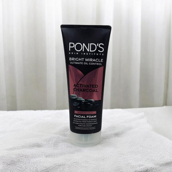 Pond's Bright Miracle Activated Charcoal Facial Foam – Ultimate Oil Control & Deep Cleanser - Image 9