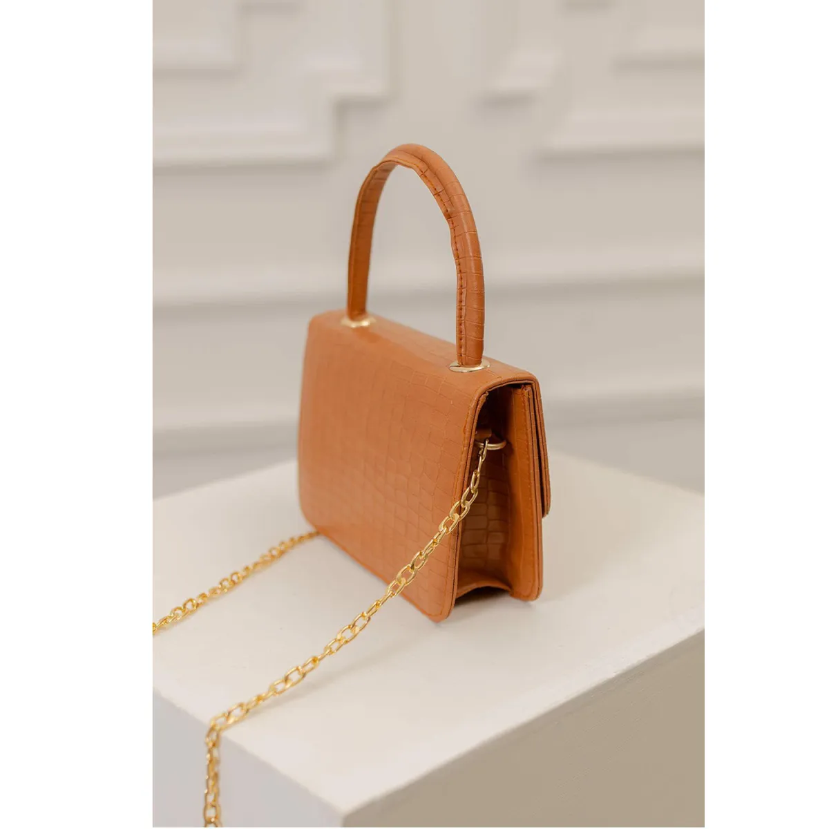 Premium Emerald Green Croco-Textured Mini Handbag – Elegant Top-Handle Purse with Gold-Tone Chain Strap - Image 11