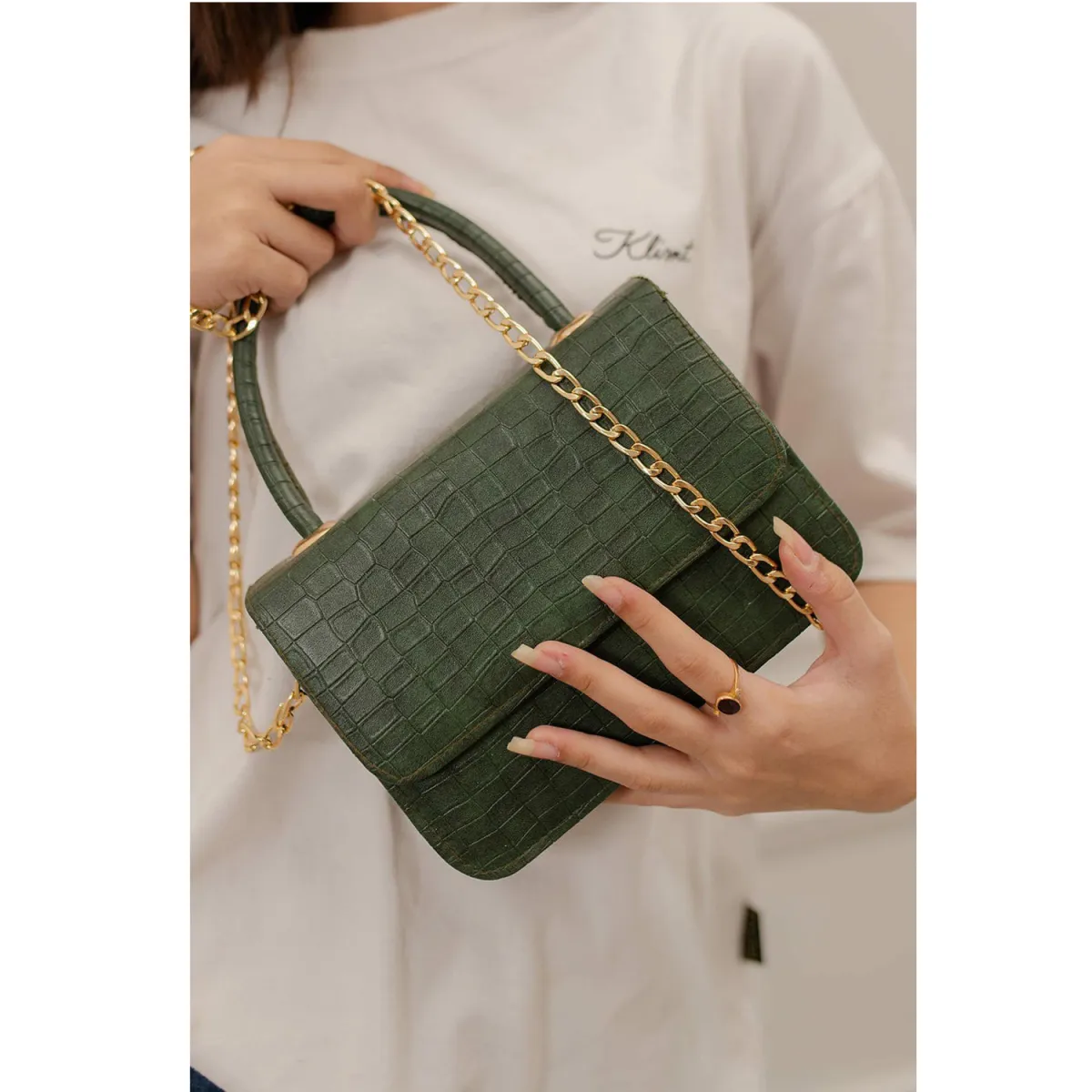 Premium Emerald Green Croco-Textured Mini Handbag – Elegant Top-Handle Purse with Gold-Tone Chain Strap - Image 7