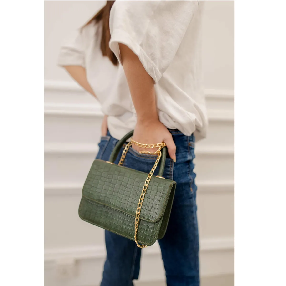Premium Emerald Green Croco-Textured Mini Handbag – Elegant Top-Handle Purse with Gold-Tone Chain Strap - Image 9