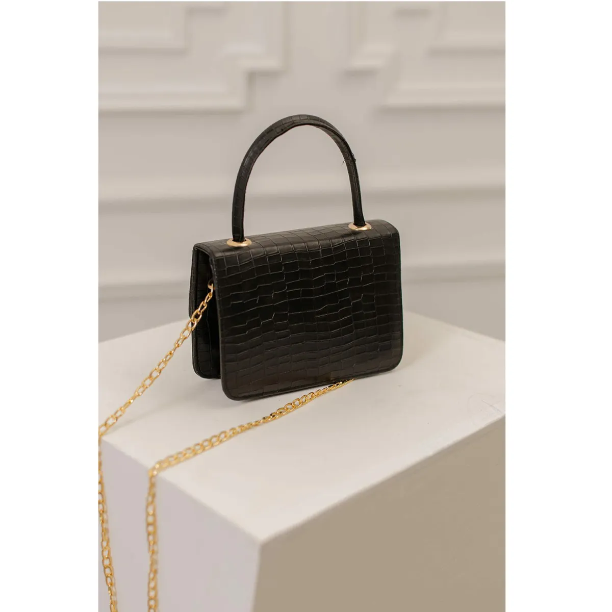 Premium Emerald Green Croco-Textured Mini Handbag – Elegant Top-Handle Purse with Gold-Tone Chain Strap - Image 10